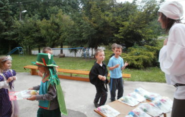 školní rok 2010 - 2011 - dětký den 62 380x240