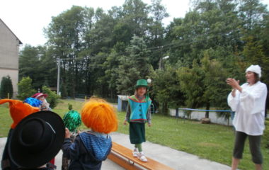 školní rok 2010 - 2011 - dětký den 9 380x240