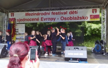 školní rok 2016 - 2017 - festival dětí 24 380x240