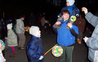 školní rok 2008 - 2009 - lampionový průvod 2008 144 380x240
