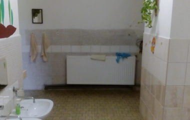 letošní zvelebování naší školičky  -  moc za to děkujeme.... - DSC 4351 380x240