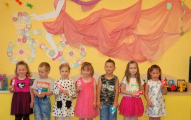 loučení s naší předškolačkou  :-( - DSC 0016 380x240
