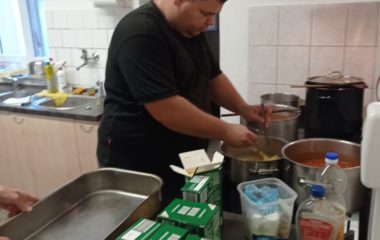 Dny plné pečení - na svačinku jsme si upekli "štrůdlik" a na oběd jsme měli "lasagne pana starosty" - IMG 20210923 094803 380x240