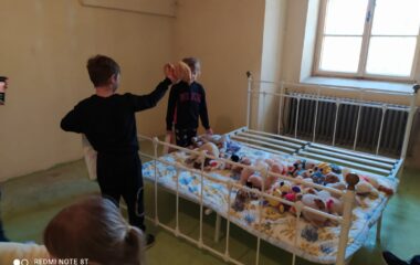 hledání velikonočních vajíček na hradě - IMG 20220414 WA0014 380x240
