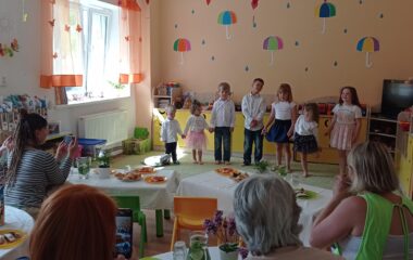pro naše maminky :-) - IMG 20220513 145219 380x240