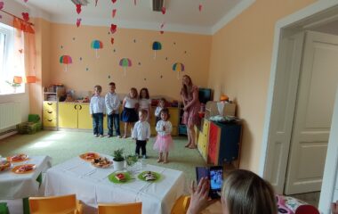pro naše maminky :-) - IMG 20220513 145602 380x240