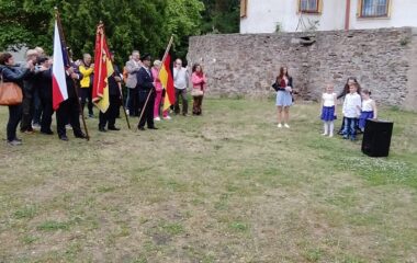 vystoupení dětí na obecní slavnosti :-) - IMG 20220528 WA0000 380x240