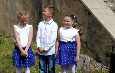 vystoupení dětí na obecní slavnosti :-) - IMG 20220528 WA0013 380x240