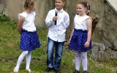 vystoupení dětí na obecní slavnosti :-) - IMG 20220528 WA0028 380x240