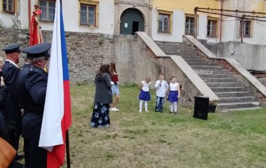 vystoupení dětí na obecní slavnosti :-) - IMG 20220528 WA0029 380x240