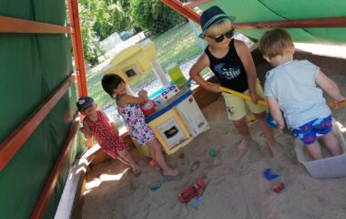 výlet za kamarády a shlédnuti divadelního představení "průzkumníci v Africe" - IMG 20220627 WA0051 380x240
