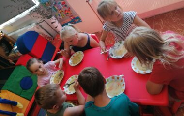 výlet za kamarády a shlédnuti divadelního představení "průzkumníci v Africe" - IMG 20220627 WA0054 380x240