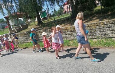 výlet za kamarády a shlédnuti divadelního představení "průzkumníci v Africe" - IMG 20220627 WA0057 380x240