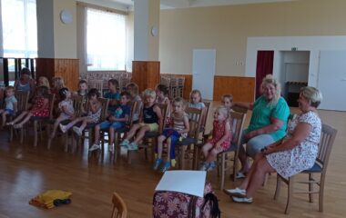 výlet za kamarády a shlédnuti divadelního představení "průzkumníci v Africe" - IMG 20220627 124247 380x240