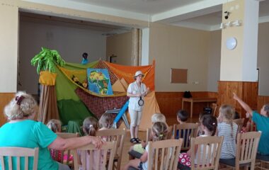 výlet za kamarády a shlédnuti divadelního představení "průzkumníci v Africe" - IMG 20220627 125804 380x240