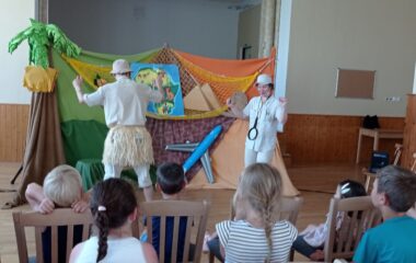 výlet za kamarády a shlédnuti divadelního představení "průzkumníci v Africe" - IMG 20220627 130115 380x240