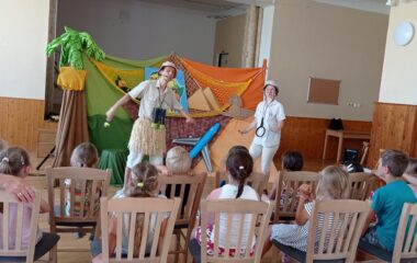 výlet za kamarády a shlédnuti divadelního představení "průzkumníci v Africe" - IMG 20220627 130120 380x240