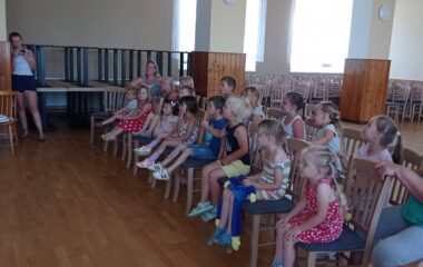 výlet za kamarády a shlédnuti divadelního představení "průzkumníci v Africe" - IMG 20220627 130253 380x240