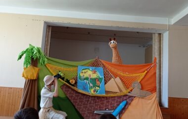výlet za kamarády a shlédnuti divadelního představení "průzkumníci v Africe" - IMG 20220627 130805 380x240