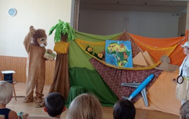 výlet za kamarády a shlédnuti divadelního představení "průzkumníci v Africe" - IMG 20220627 131333 380x240