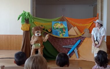 výlet za kamarády a shlédnuti divadelního představení "průzkumníci v Africe" - IMG 20220627 131451 380x240