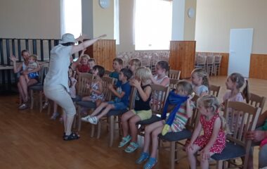 výlet za kamarády a shlédnuti divadelního představení "průzkumníci v Africe" - IMG 20220627 132221 380x240