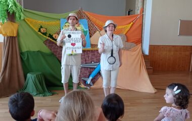 výlet za kamarády a shlédnuti divadelního představení "průzkumníci v Africe" - IMG 20220627 132248 380x240