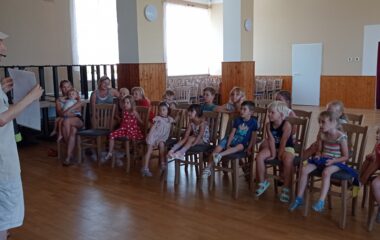 výlet za kamarády a shlédnuti divadelního představení "průzkumníci v Africe" - IMG 20220627 132336 380x240