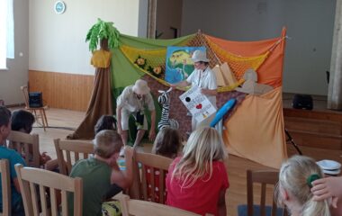 výlet za kamarády a shlédnuti divadelního představení "průzkumníci v Africe" - IMG 20220627 132455 380x240