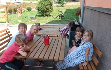poslední školní den :-) - IMG 20220630 112738 380x240