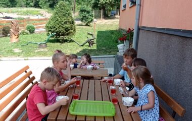 poslední školní den :-) - IMG 20220630 113626 380x240