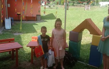 loučení se školkou :-) - IMG 20230626 152842 380x240