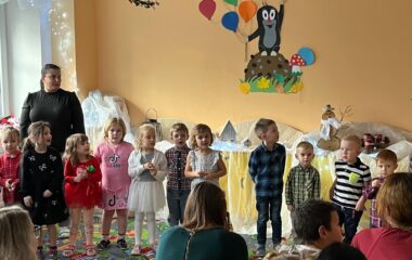 vánoční besídka - 8bbdfce1 5616 4b50 94cc 8e82a46791d3 380x240