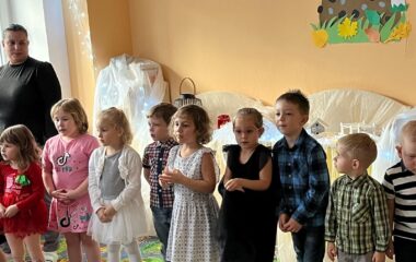 vánoční besídka - 92e457aa a749 4596 9b3e 013ae41989e5 380x240
