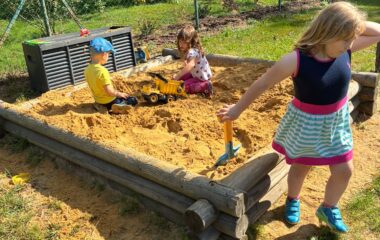 těšili jsme se do školky... - 2cbfd347 8cd7 4b31 8bca 7fbdaf741f83 380x240