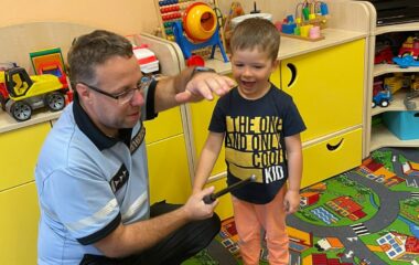 Návštěva Policie ČR u nás ve školce - 31dfee0f 91b1 4c07 950e b57056e62e08 380x240