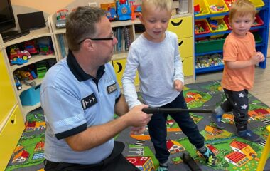 Návštěva Policie ČR u nás ve školce - 52a25d34 c188 4016 a50f 88f4e0a10f71 380x240