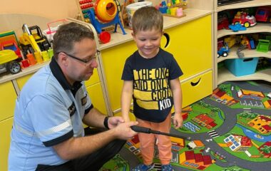 Návštěva Policie ČR u nás ve školce - 55836a0b 0bd0 4d28 aa80 f63b2405bec3 380x240