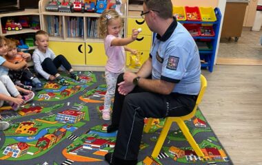 Návštěva Policie ČR u nás ve školce - 67b883a7 dc4f 4bf0 9f9e 2698028521d7 380x240