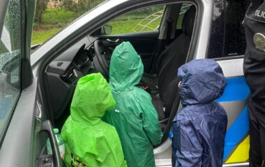Návštěva Policie ČR u nás ve školce - 8646e820 a24d 4117 8da8 18112e3d74eb 380x240
