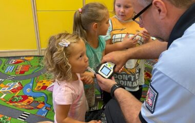 Návštěva Policie ČR u nás ve školce - b3fbcff1 05c1 4852 b5fa bfddf5495369 380x240