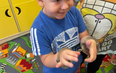 Návštěva Policie ČR u nás ve školce - b4bf9870 3135 4a87 8b11 0878976f4aa1 380x240