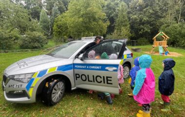 Návštěva Policie ČR u nás ve školce - c7d5b038 eff5 41b4 8b70 1e4014c81ea6 380x240