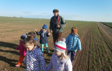 vycházka do přírody s myslivcem - PB060328 380x240