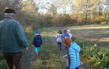 vycházka do přírody s myslivcem - PB060336 380x240