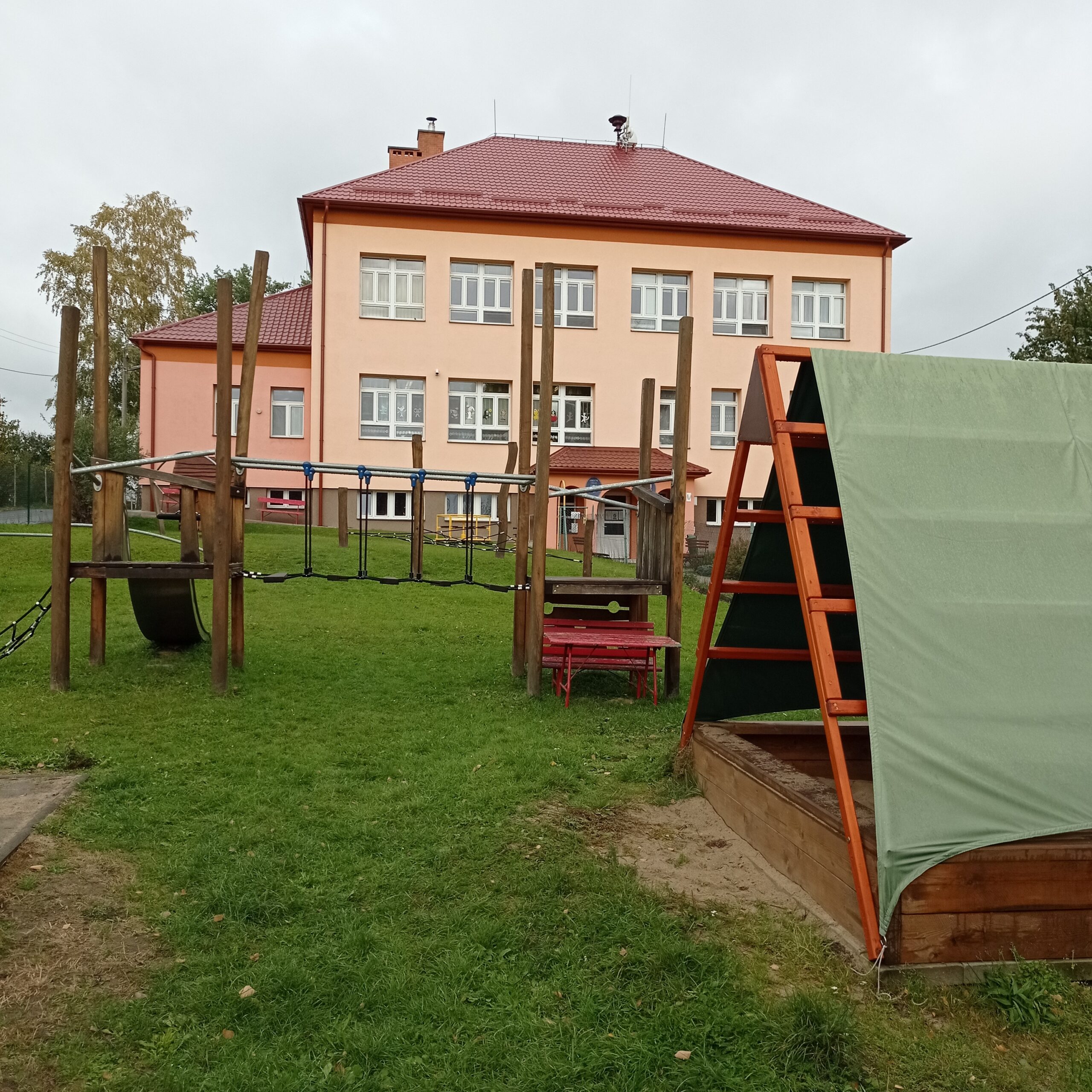 školní zahrad - pískoviště