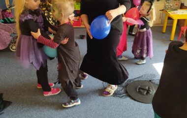 "čarodějnický slet" ve školce - IMG 20220501 WA0010 380x240