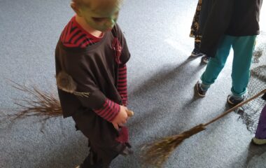 "čarodějnický slet" ve školce - IMG 20220501 WA0019 380x240