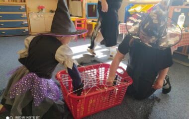 "čarodějnický slet" ve školce - IMG 20220501 WA0023 380x240