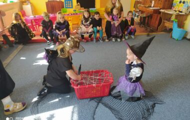 "čarodějnický slet" ve školce - IMG 20220501 WA0030 380x240